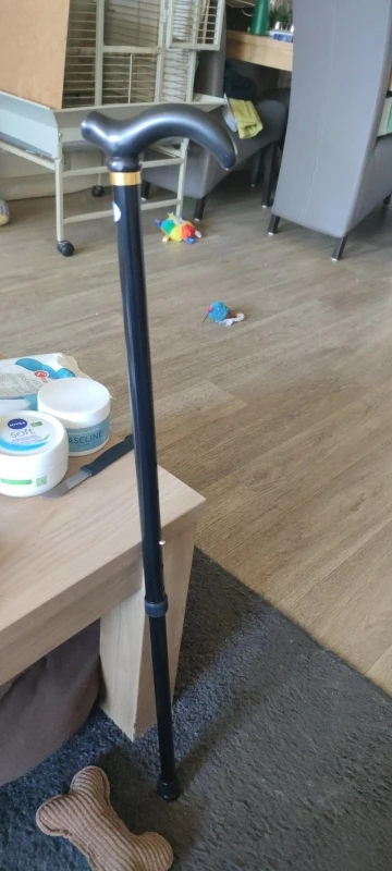 Foto de un comprador: Bastón ortopédico ajustable de aluminio, de 75 a 90 cm