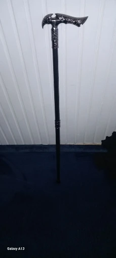 Foto de un comprador: Bastón vintage de metal con empuñadura ornamental