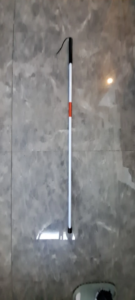 Foto de un comprador: BastÃ³n blanco plegable y reflectante para orientaciÃ³n