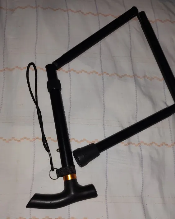 Foto de un comprador: Bastón ortopédico ajustable y plegable de aluminio ligero