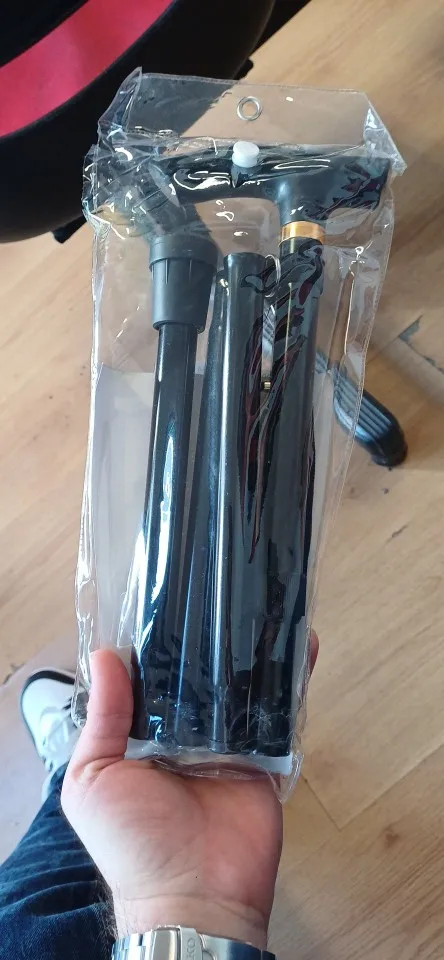 Foto de un comprador: Bastón ortopédico ajustable y plegable de aluminio ligero