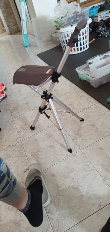 Foto de un comprador: BastÃ³n plegable con asiento portÃ¡til y mango de goma