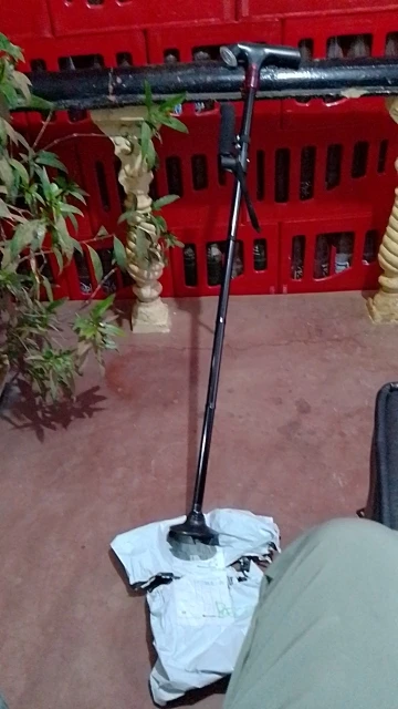 Foto de un comprador: BastÃ³n plegable telescÃ³pico con luz LED y alarma sonora