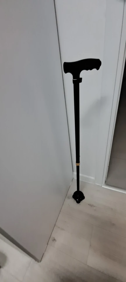 Foto de un comprador: Bastón ajustable para adulto mayor con apoyo amortiguado