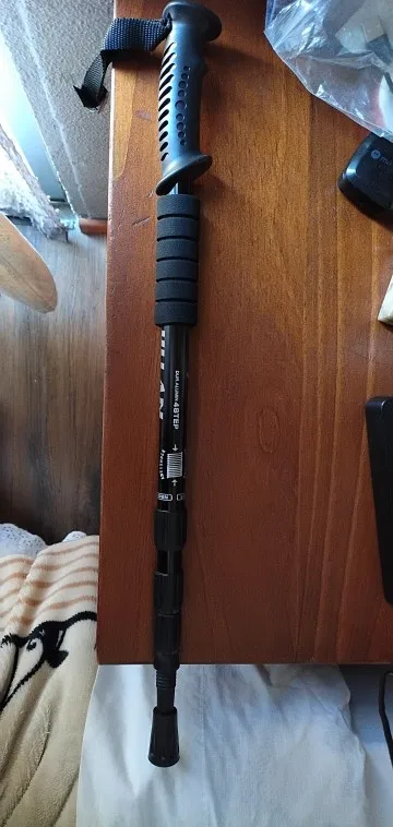 Foto de un comprador: Bastón de senderismo de aluminio con absorción de impacto