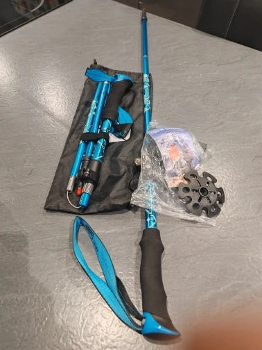 Foto de un comprador: Par de bastones de trekking de aluminio plegables y ajustables