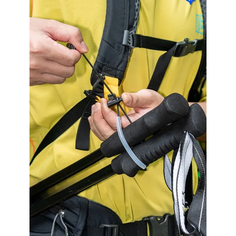 Soporte de nailon para fijar bastones a la mochila – Nailon para salidas