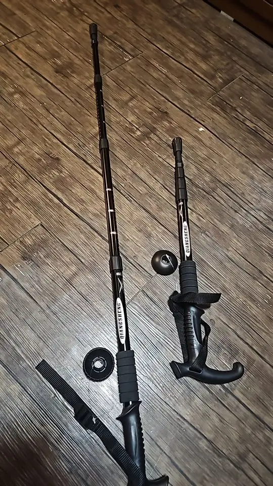 Foto de un comprador: Bastón plegable de 4 secciones para trekking, de 53 a 110 cm