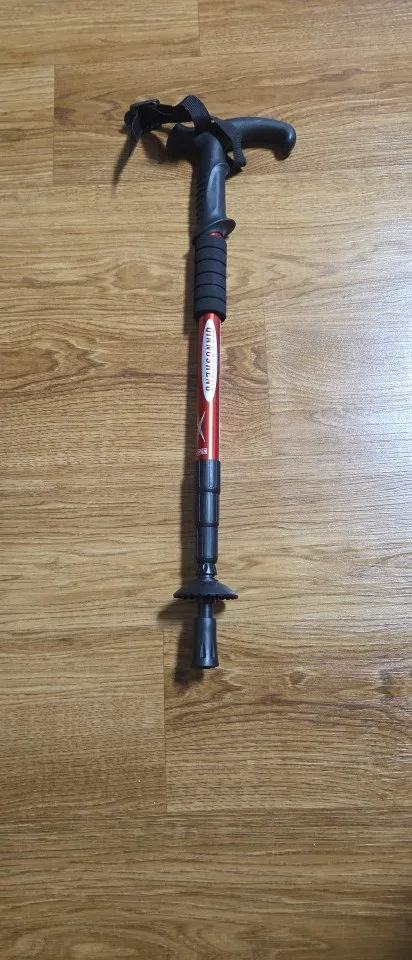 Foto de un comprador: Bastón plegable de 4 secciones para trekking, de 53 a 110 cm