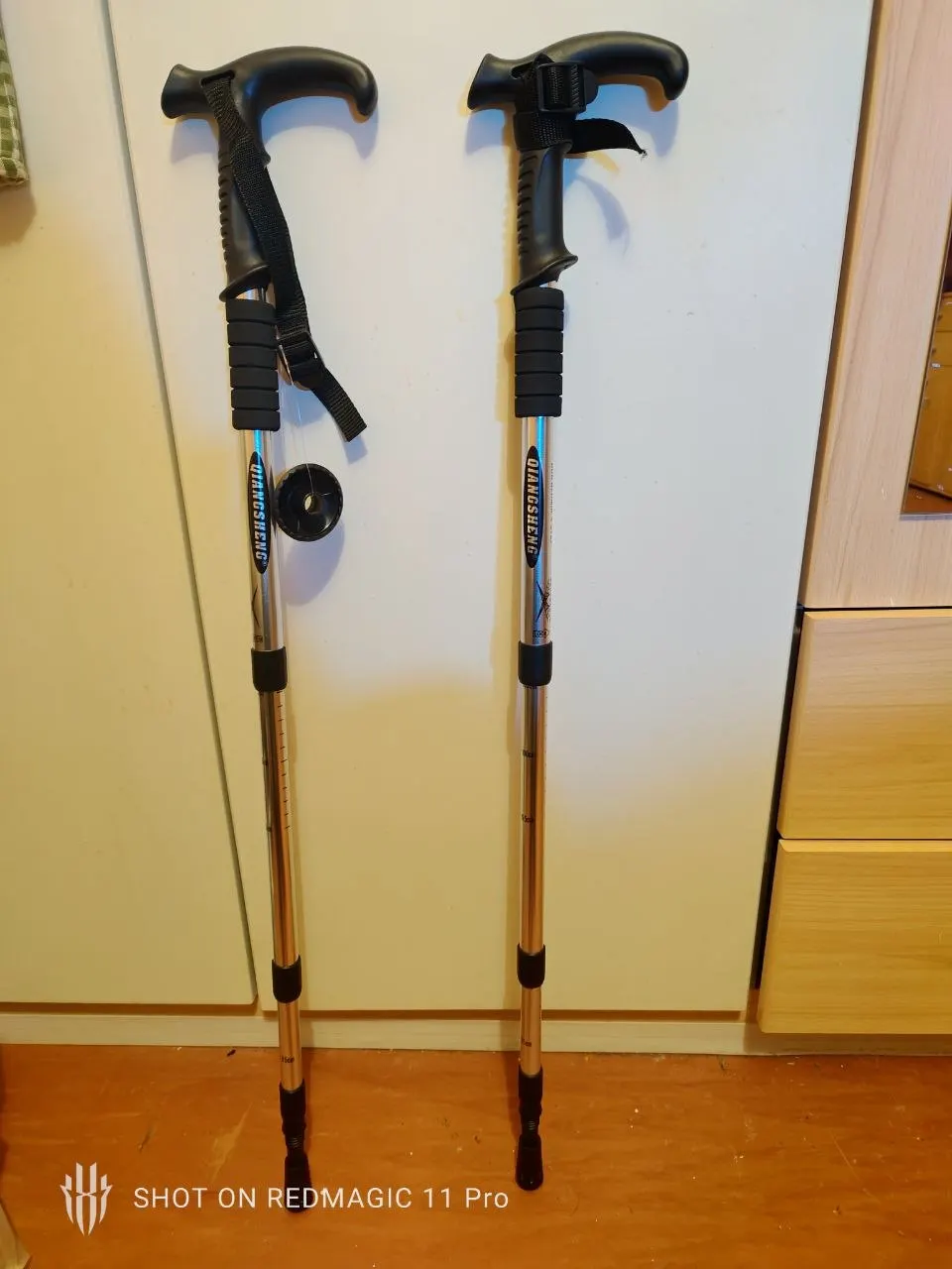 Foto de un comprador: Bastón plegable de 4 secciones para trekking, de 53 a 110 cm