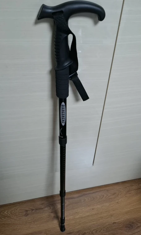 Foto de un comprador: Bastón plegable de 4 secciones para trekking, de 53 a 110 cm