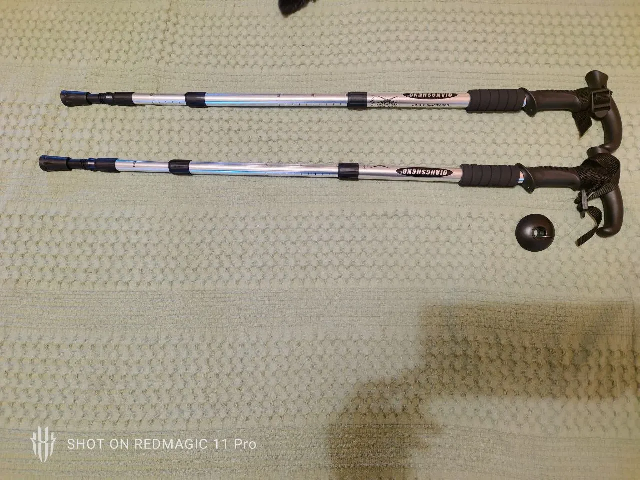 Foto de un comprador: Bastón plegable de 4 secciones para trekking, de 53 a 110 cm