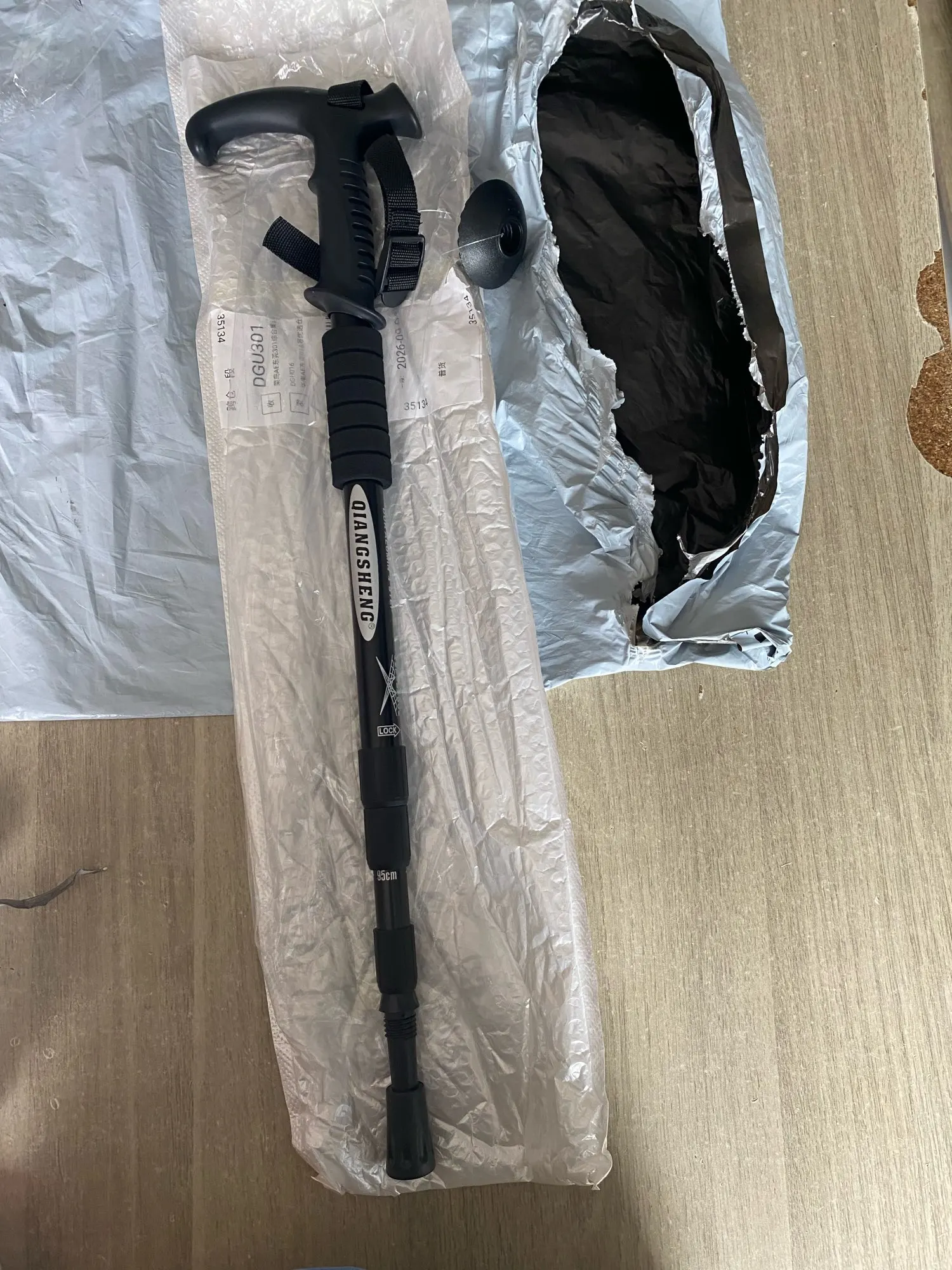 Foto de un comprador: Bastón plegable de 4 secciones para trekking, de 53 a 110 cm