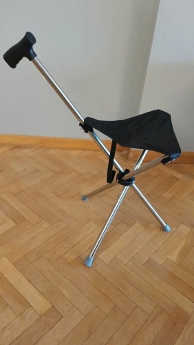 Foto de un comprador: Bastón con asiento plegable de acero y mango en T